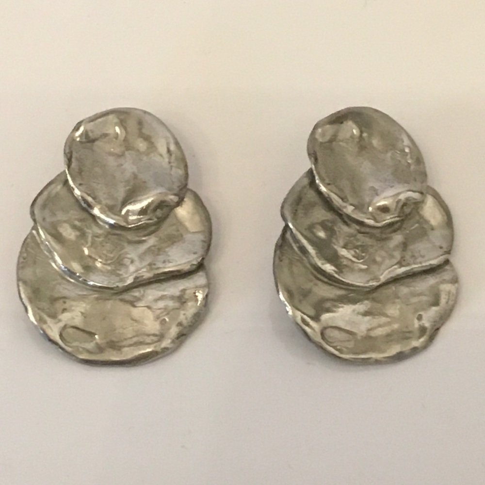 Vintage Ciner clip-on earrings. Silver.  Three circles